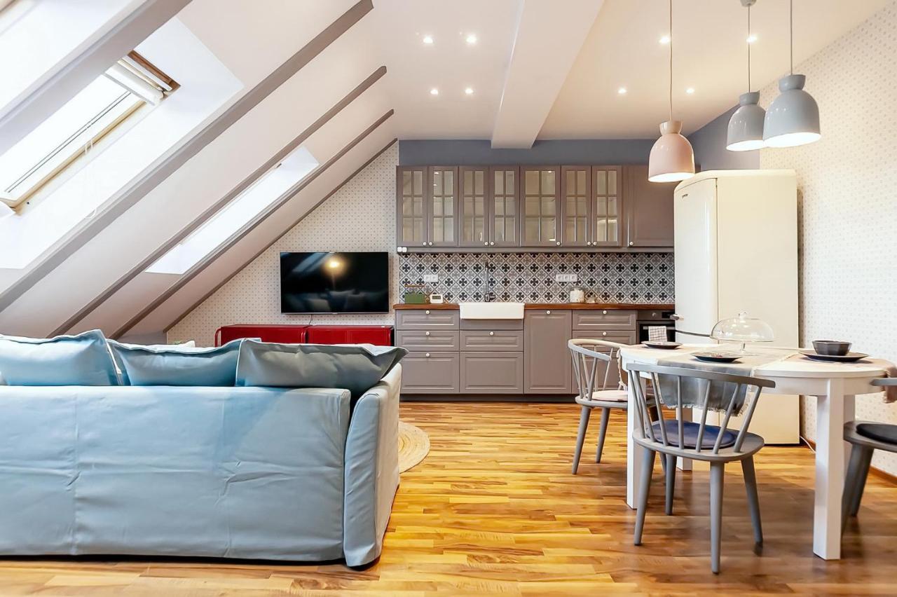 Attic Apartment On Waterfront / View / Netflix Prag Exterior foto